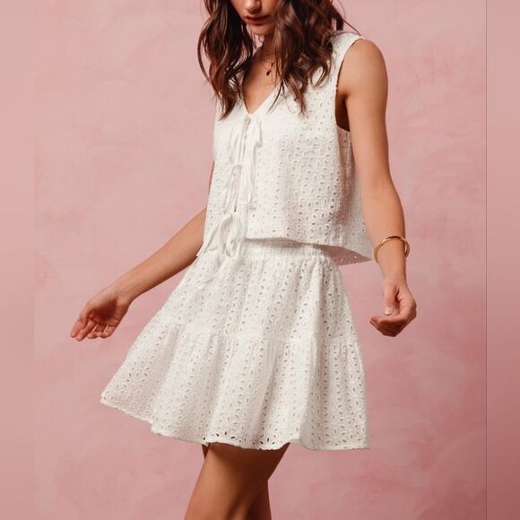 So Me Dresses & Skirts - SO ME Floral Eyelet Lace Tie Front Vest Top & Two-Piece Dress Set White sz Large